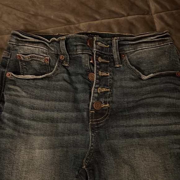 Women’s Lucky Brand, ankle length button fly jeans - Picture 2 of 6